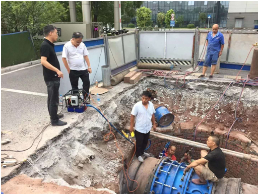 波霆PE55電動(dòng)液壓扭力扳手泵、8MXT方驅(qū)液壓力矩扳手助力重慶某自來(lái)水廠更換供水管道